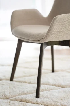 DRIMSDALE karmstol beige tyg/bruna ekben