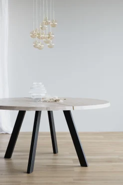 Fred matbord runt 160 vitpigmenterad ek/svart