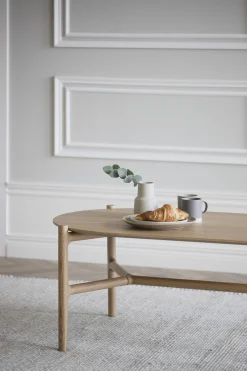 HOLTON Soffbord 130cm massiv ek, mdf ekfanér bordsskiva