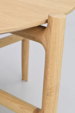 HOLTON Soffbord 130cm massiv ek, mdf ekfanér bordsskiva