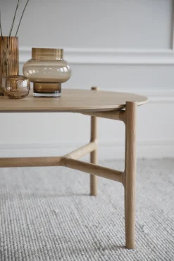 HOLTON Soffbord 130cm massiv ek, mdf ekfanér bordsskiva