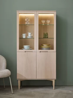 KARMELIET Vitrin H190 vitpigmenterad lackad ekfanér, wl102, ledbelysning, softclose