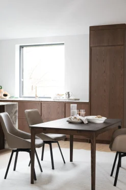 MARKHAM matbord 140 brun ek