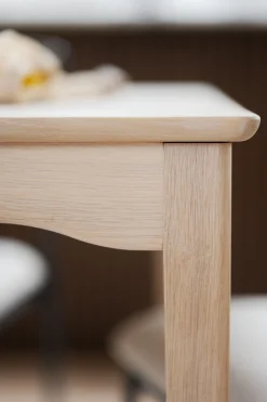 MARKHAM matbord 140 vitpigmenterad ek