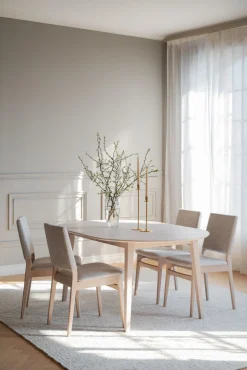 MEDFORD Stol vitpigmenterad ek/ljusbeige tyg