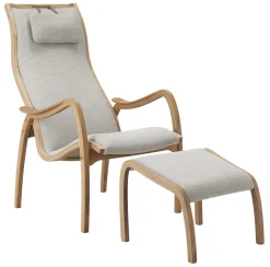 MUSSE Fåtölj fast inkl pall tyg Nordico 16 beige/oljad ek *NY*