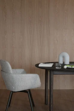 ROSWELL Karmstol ljusbeige tyg/bruna metallben snurr