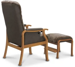STINA fåtölj med pall manuell, fårskinn Sahara/tyg Maison 21, armstöd ek