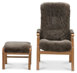 STINA fåtölj med pall manuell, fårskinn Sahara/tyg Maison 21, armstöd ek