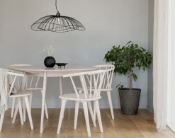 YUMI matbord runt 115 vitpigmenterad ek