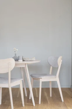 YUMI matbord runt 115 vitpigmenterad ek